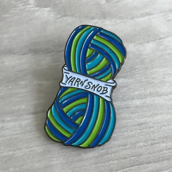 YARN SNOB Knitting Themed Collectible Enamel Pin - NEW! LAST ONE! 841 - Picture 2 of 7
